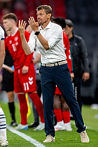 Lars Knudsen, cheftr�ner  (Danmark)