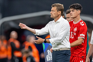 Lars Knudsen, cheftr�ner  (Danmark)