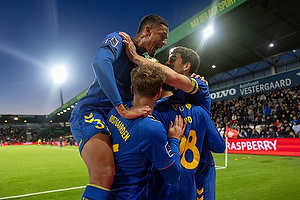Frederik Alves Ibsen  (Br�ndby IF), Mathias Kvistgaarden  (Br�ndby IF), Yuito Suzuki, m�lscorer  (Br�ndby IF)