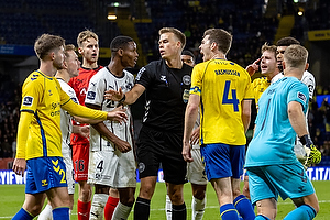 Ousmane Diao (FC Midtjylland), Patrick Pentz (Brøndby IF), Jacob Rasmussen (Brøndby IF), Jacob Karlsen, Dommer