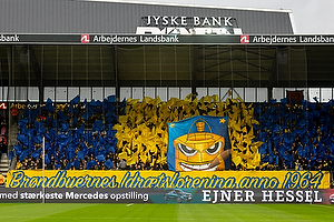 Klik for at se eller bestil foto