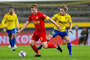 Daniel Wass  (Br�ndby IF), Jeppe Tverskov, anf�rer  (FC Nordsj�lland)