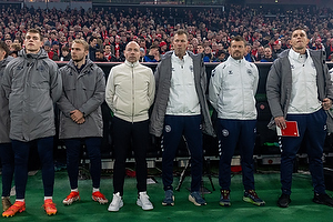 Mads Hermansen  (Danmark), Victor Nelsson  (Danmark), Brian Riemer, cheftr�ner  (Danmark), Morten Wieghorst, cheftr�ner  (Danmark), Lars Knudsen, assistenttr�ner  (Danmark), Daniel Agger, assistenttr�ner  (Danmark)