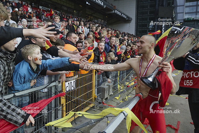 FCN-fans, Rawez Lawan (FC Nordsjlland) med pokalen