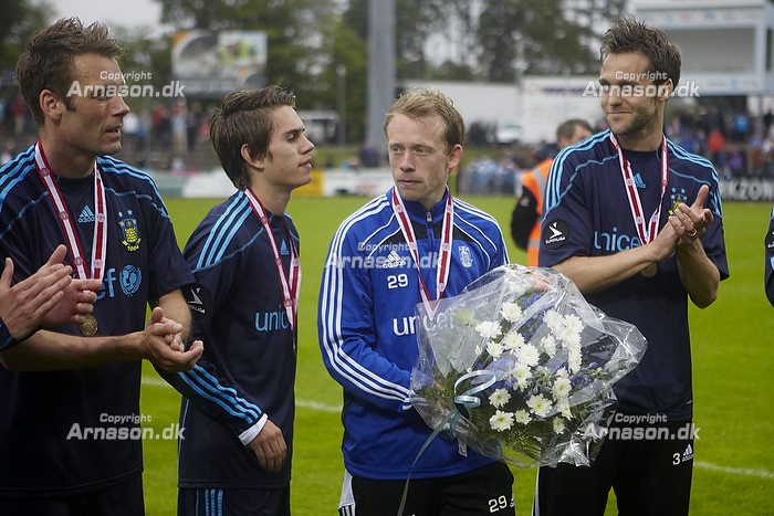 Thomas Rasmussen (Brndby IF), Mathias Gehrt (Brndby IF), Michael Krohn-Dehli (Brndby IF) med blomster, Max von Schlebrgge (Brndby IF), Ousman Jallow (Brndby IF)