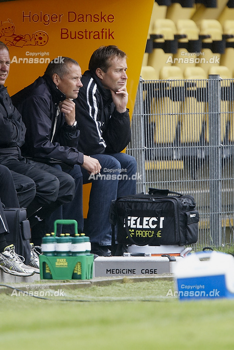 Kasper Hjulmand, cheftrner (FC Nordsjlland) p bnken