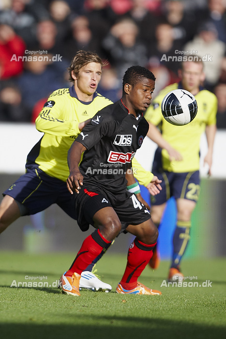 Izunna Arnest Uzochukwu (FC Midtjylland), Jens Larsen (Brndby IF)