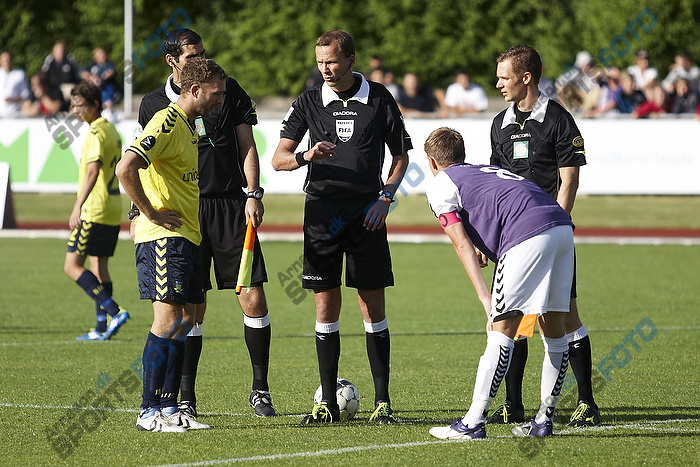 Dennis Rommedahl, anfrer (Brndby IF), Kristian Holm, anfrer (Nordvest FC)
