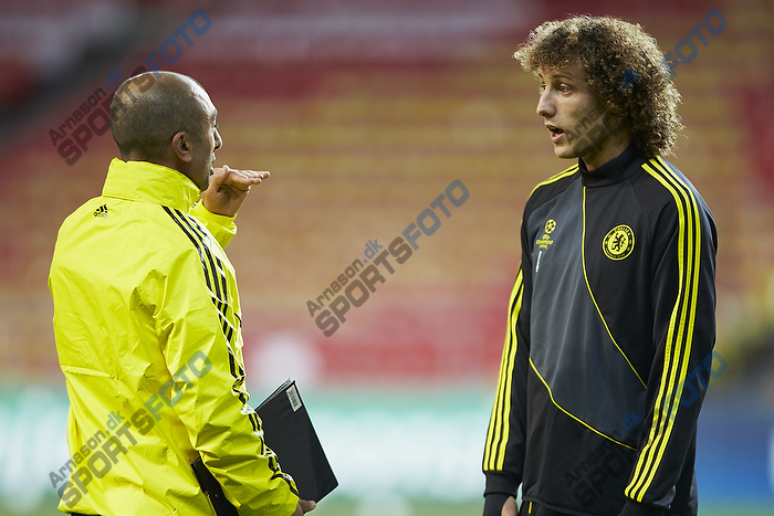 Roberto Di Matteo, cheftrner (Chelsea FC), David Luiz (Chelsea FC)