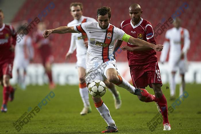 Darijo Srna (Shakhtar Donetsk), Joshua John (FC Nordsjlland)