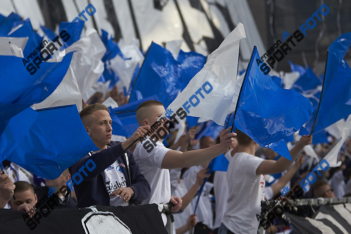 FCK-fans med flag